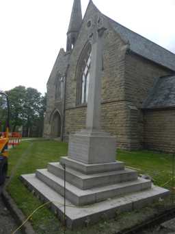Oblique view of War Memorial Cross at St. Andrew's Churchyard, Church Bank, Stanley 2016